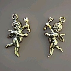 Set of 2 Vintage Gold Tone Brass Cherub Angel Pendant Charm Winged Cupid 1.25”