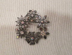 Beautiful Vintage Gunmetal Black Aurora Borealis Rhinestone Snowflake Brooch KC