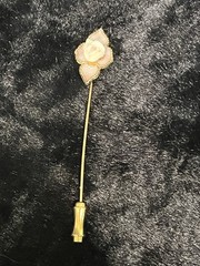 VINTAGE GOLD PLATED CAPODEMONTE FLOWER STICK PIN 2.5”