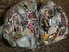 ~19 Lbs Lot ALL CRAFT Repair UNTESTED Junk Jewelry Pieces Parts Beads Earrings