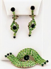 JULIANA STYLE EMERALD GREEN & LIME RHINESTONES BROOCH & DANGLE CLIP-ON EARRINGS