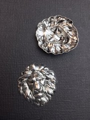 45054 – 2 Pc. Medium Lion Head Jewelry Finding Matte Silver Oxidized