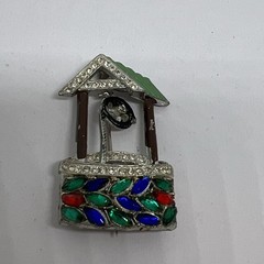 LARRY WINTERS 1939 VINTAGE SILVERTONE RHINESTONE WISHING WELL BROOCH AS IS