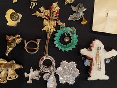 Vintage Christmas Holiday Jewelry Lot Brooches / Pins ~ Earrings ~ Key Ring