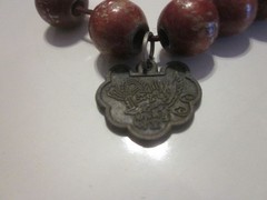 Vintage WOOD BEADS & 3 METAL FENG SHUI PROTECTION CHARMS PRAYER Bracelet