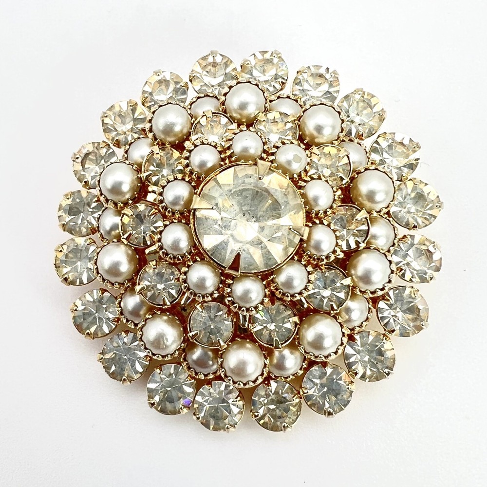 Vtg Judy Lee Domed Gold Tone Clear Frost Rhinestone Faux Pearl Round Pin Brooch