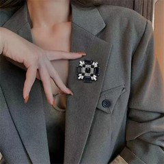 Baroque Rhinestone Brooch Pin for Women Men Vintage Rectangle Crystal Round B…