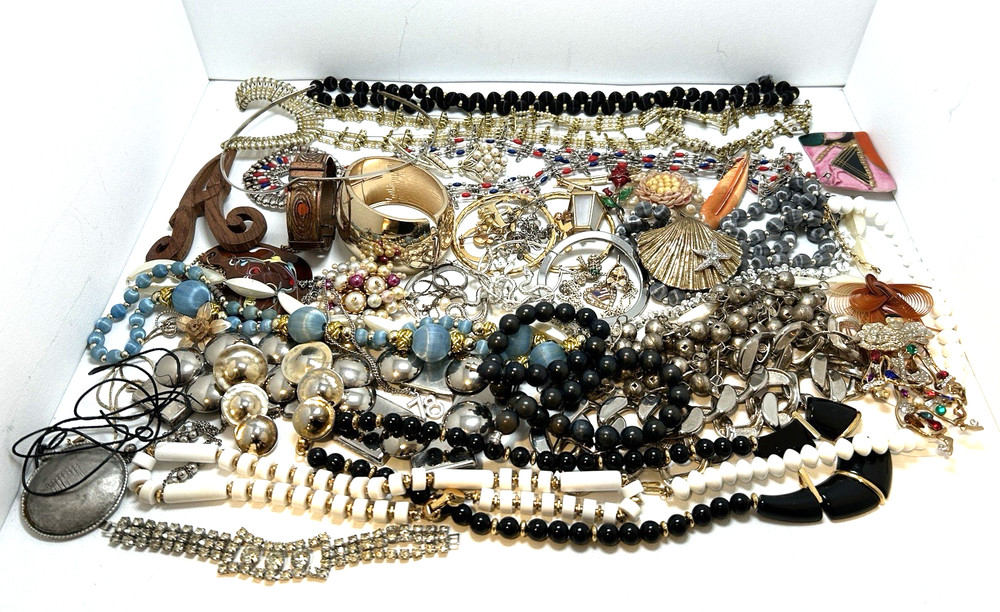 3.4 lb Vintage Costume Jewelry Lot Wear Repair Craft Lisner Napier Trifari Read