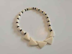 Vintage Plastic Necklace with Triangular Beads Retro Off-White Black