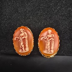Roman Woman Portrait Cameo Clip On Earrings Acrylic Gold Tone Vintage NOS