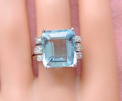 VINTAGE 12.75 ct AQUAMARINE .34ctw DIAMOND SHOULDERS PLATINUM COCKTAIL RING 1950