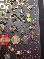Lot Over 40 Pins Mostly Military Pins Militaria Lot AAB 16
