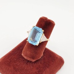 Vtg Sz 6.5 Ring Ice Blue Clear Cubic Zirconia 18KGE Gold Electroplated Jewelry
