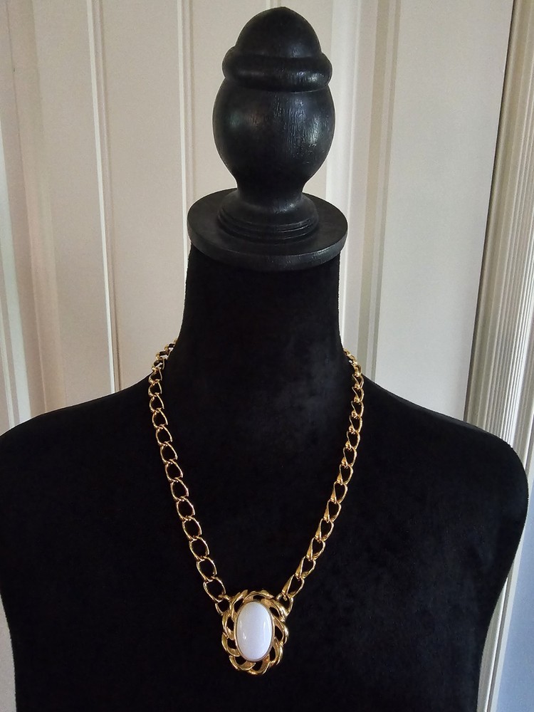 Vintage Monet White Cabochon Chunky Link Chain Necklace Classic Career