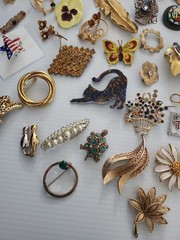 Vintage Costume Jewelry Lot of 50+ Brooches Rhinestone Enamel Floral Hearts Etc