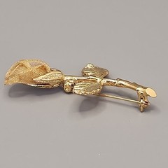 Vintage AAi Rose Brooch Gold Tone Mesh Bud 2 1/8″