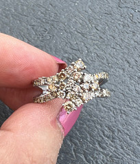 VINTAGE 14K WHITE GOLD CHAMPAGNE & WHITE DIAMONDS SPRAY CROSSOVER COCKTAIL RING