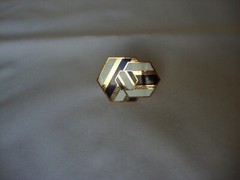 Vintage Retro Hexagrams Cloisonne White & Black Enamel Gold Tone Scarf Clip