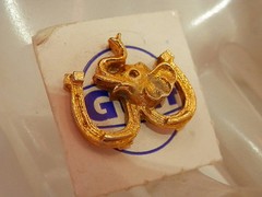 Vintage 1950s Lucky Elephant Gulf Oil Push Pin On Orig. Card 2419d