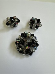 Vtg Set Of Aurora Borealis Crystals Pin Brooch And Matching Clip On Earrings