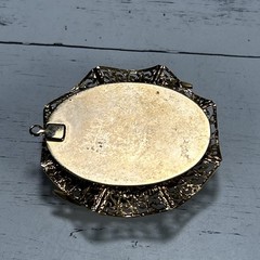 Vintage Cameo Pendant Gold Toned Filigree 1950s-1970s Costumer Jewelry