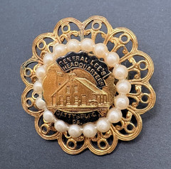 Vintage General Lee Headquarters Gettysburg Filigree Faux Pearl Brooch Pin 1.25″