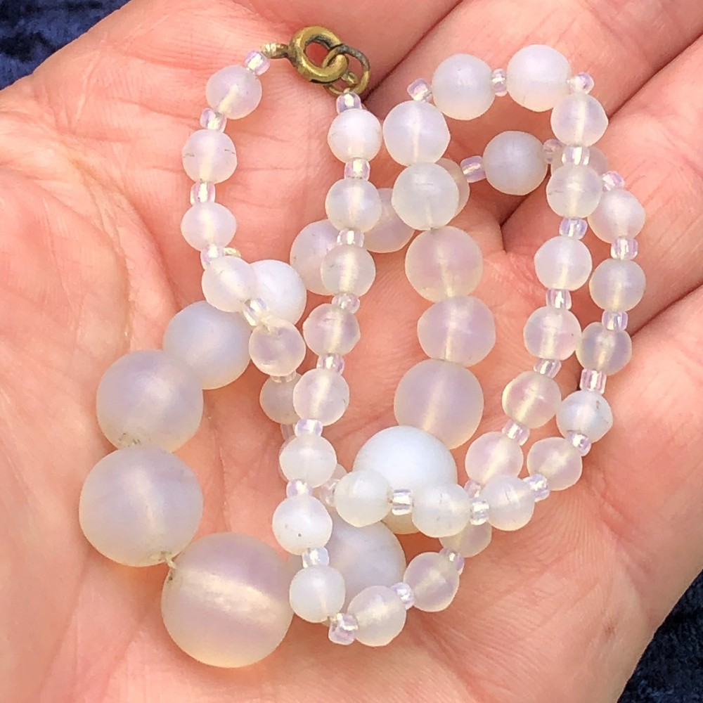 Vintage Graduated Satin Moonstone Opalite Moonglow Beaded Necklace
