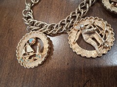 Vintage Gold Tone Sports Charm Bracelet 7″ Sailing, Skiing, Bowling, Golf…