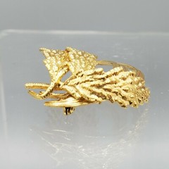 German 18K GF Sculpted Leaf Open Ring Brooch