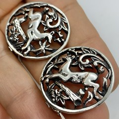Vtg Sarah Coventry Deer Silver Tn Openwork Filigree Earrings Huggie Clip Scenery