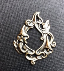31493 – 2 Pc Oxidized Brass Victorian Floral Spray Jewelry Finding Stamping