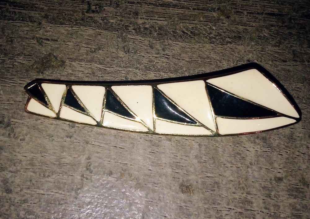 Vintage Trifari MCM Black & White Enamel & Gold Tone Abstract Brooch Art Deco 3″