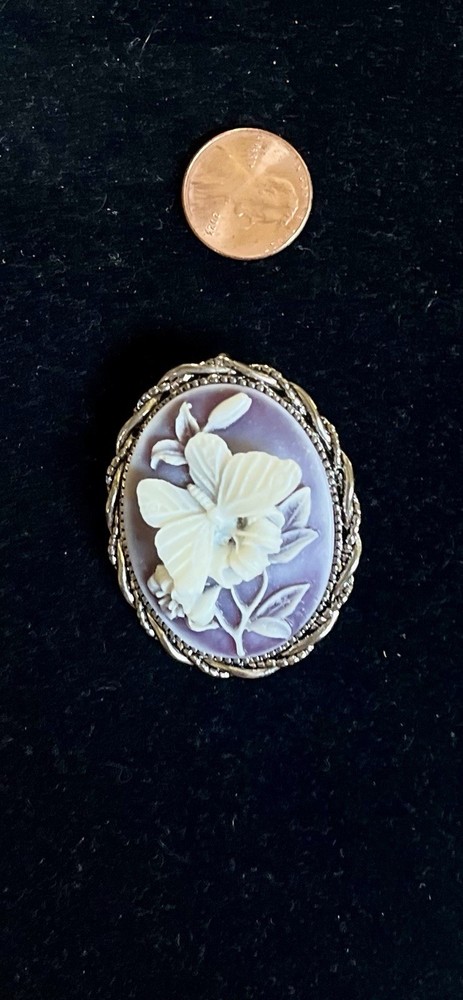 3/ D Vintage Anniversary Butterfly Purple Lavender CAMEO Brooch /Pin/ Pendant 🦋