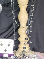 Estate Lot Vintage & Contemporary Jewelry Necklaces Bracelets Earrings 14 Pc Cos