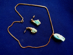 Vintage Turquoise Chunk Pendant Necklace & Stud Earrings Set Gold Plated Handmad