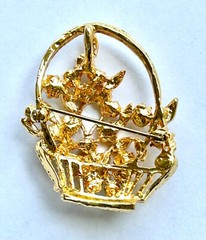 Vintage Rhinestone Brooch Pin Gold Tone Floral Basket Mint Condition
