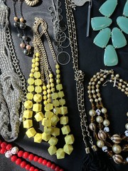 3.5 Lbs! 50+Vintage lot Of Silver And Gold Tone Necklace/bracelets/earrings/ring