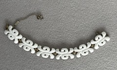 VNTG Monet White Resin Scroll Design 7.5 Inch Panel Bracelet w/ Safety Chain*