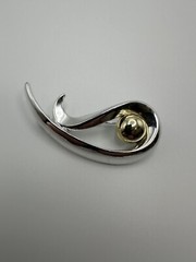 Vintage Silver and Gold Danecraft Brooch 4.5 x 2.5 cm BB9