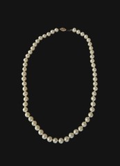 Vintage Cultured Pearl Necklace in Original CP Branded Display Case