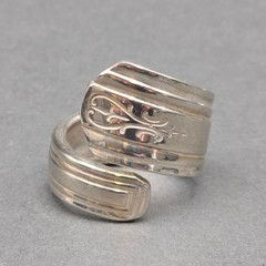 Vintage Avon Silver Plate Spoon Ring Size 8.5 Floral Heart Etched Bypass