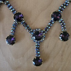 1940s RARE HOBE FIVE PENDANT PURPLE HEAD- LIGHT ORIGINAL COND FESTOON NECKLACE