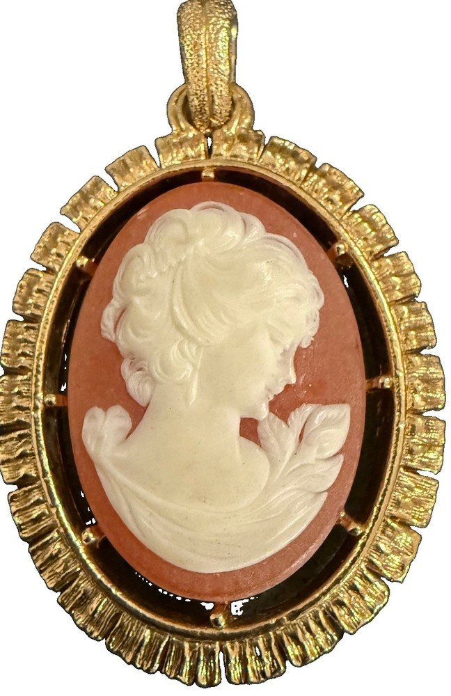Vintage 70s Avon Cameo Pendant. Peach Cameo With Gold