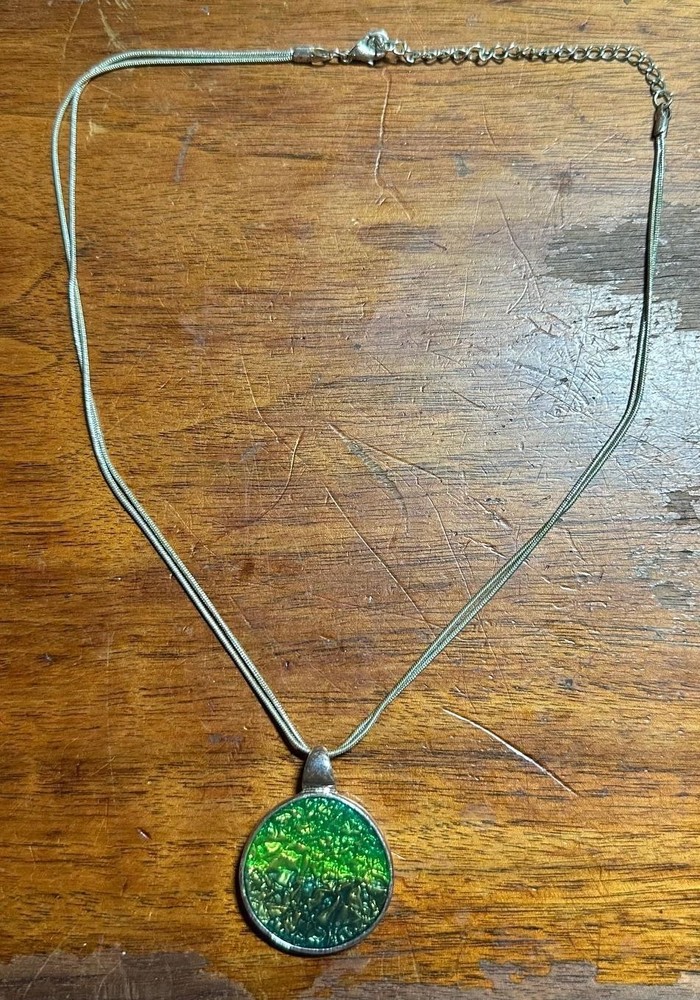 Vintage KC Signed Faux Triplet Green Opal Silver Tone Necklace 11″ Long
