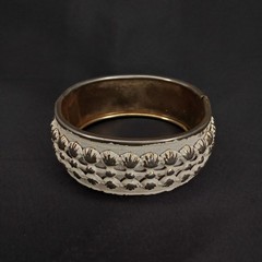 Vintage 1960s White Enamel Gold Tone Hinged Clamper Bangle Bracelet New Arrival