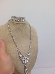 Vtg Luxury Rhinestone jewelry set Statement Crystal Silver Clasp Bib Tone Clear