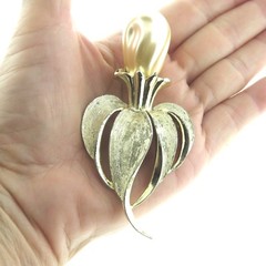 Vintage Signed Pin Sarah Coventry Pearl Floral Brooch 3.5 in