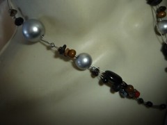 N SIGNED LRG BLACK & GRAY ROUND SHELL PENDANT w BEADS PN WIRE NECKLACE #22/27 A