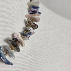 Single-Strand Choker Necklace Irregular Cut Abalone Chips Blue, White & Pink