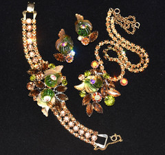 Incredible EDLEE Green & Amber CORNUCOPIA Molded ART GLASS Necklace Bracelet ER